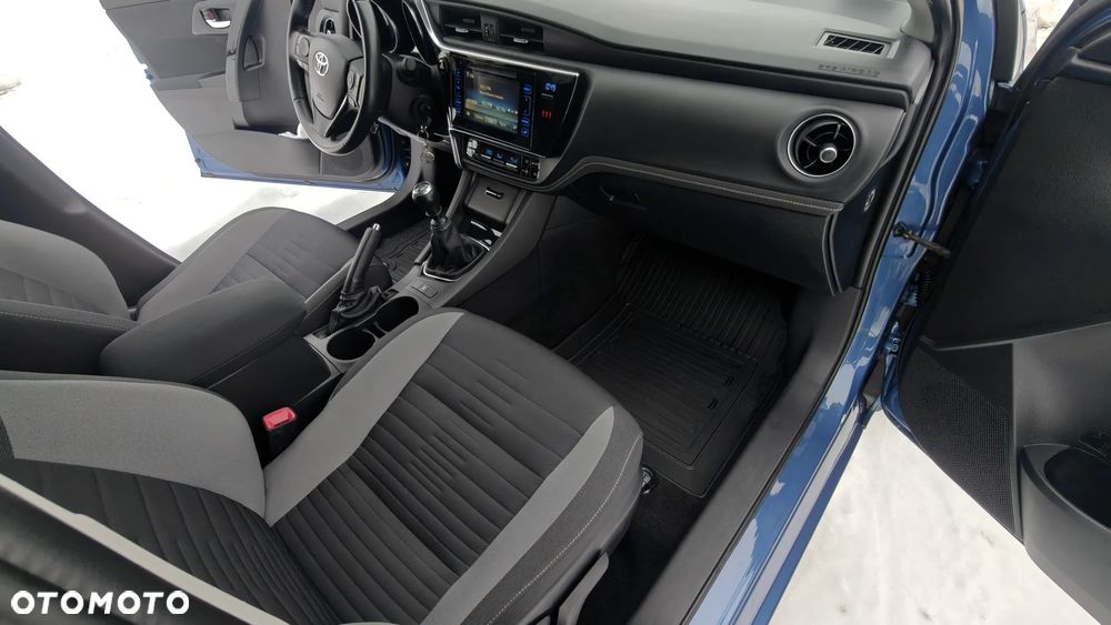 Toyota Auris 1.6 Premium Comfort - 11