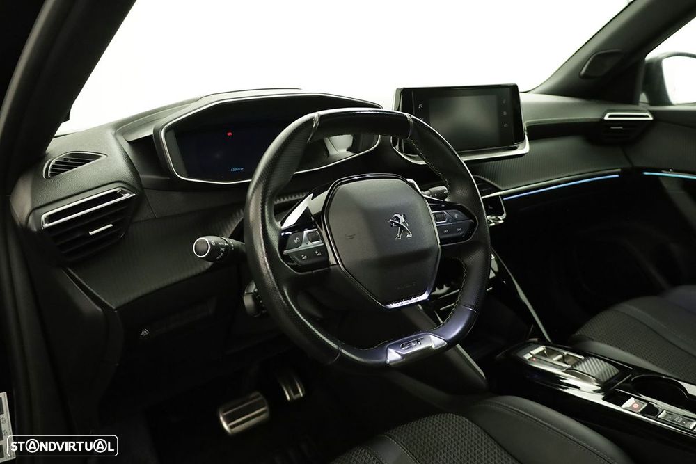 Peugeot 2008 1.2 PureTech GT EAT8 - 7