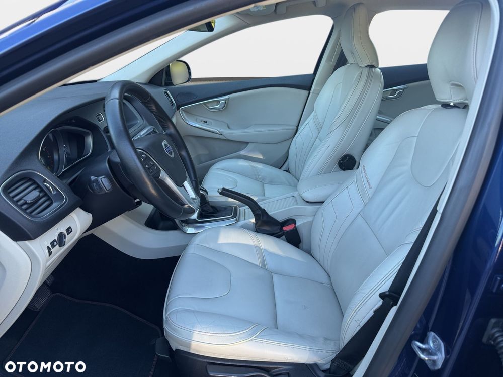 Volvo V40 2015