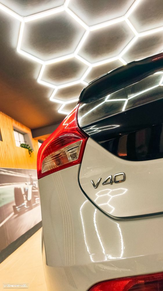 Volvo V40 D2 Summum - 6