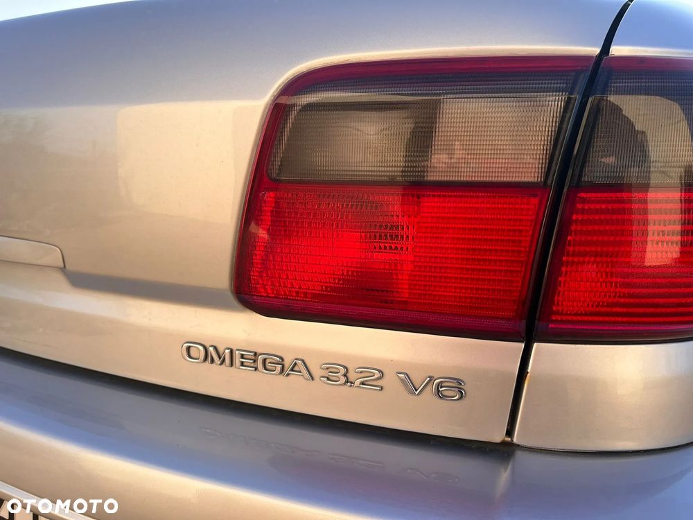 Opel Omega 3.2 Executive - 6