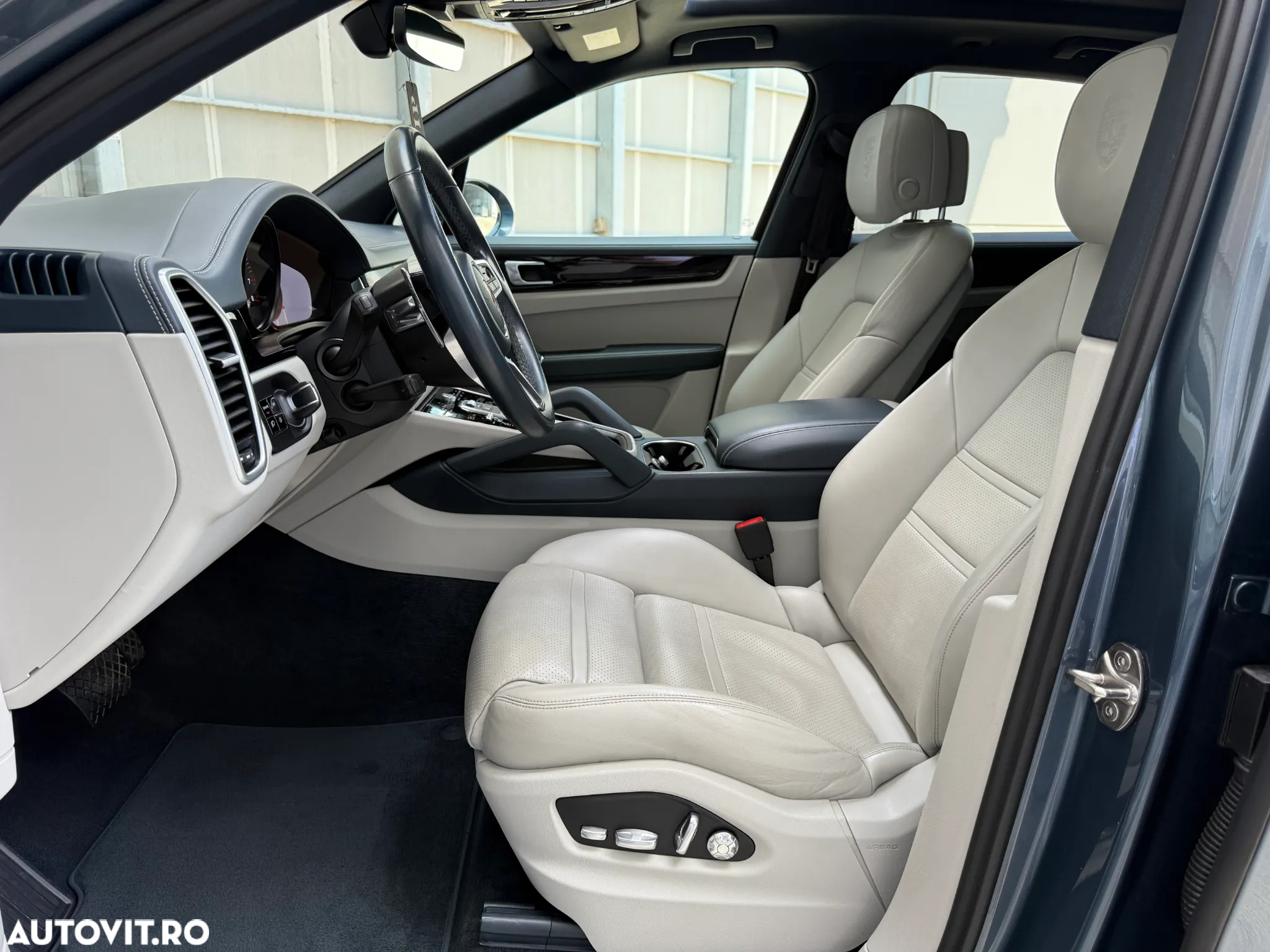 Porsche Cayenne Standard - 19