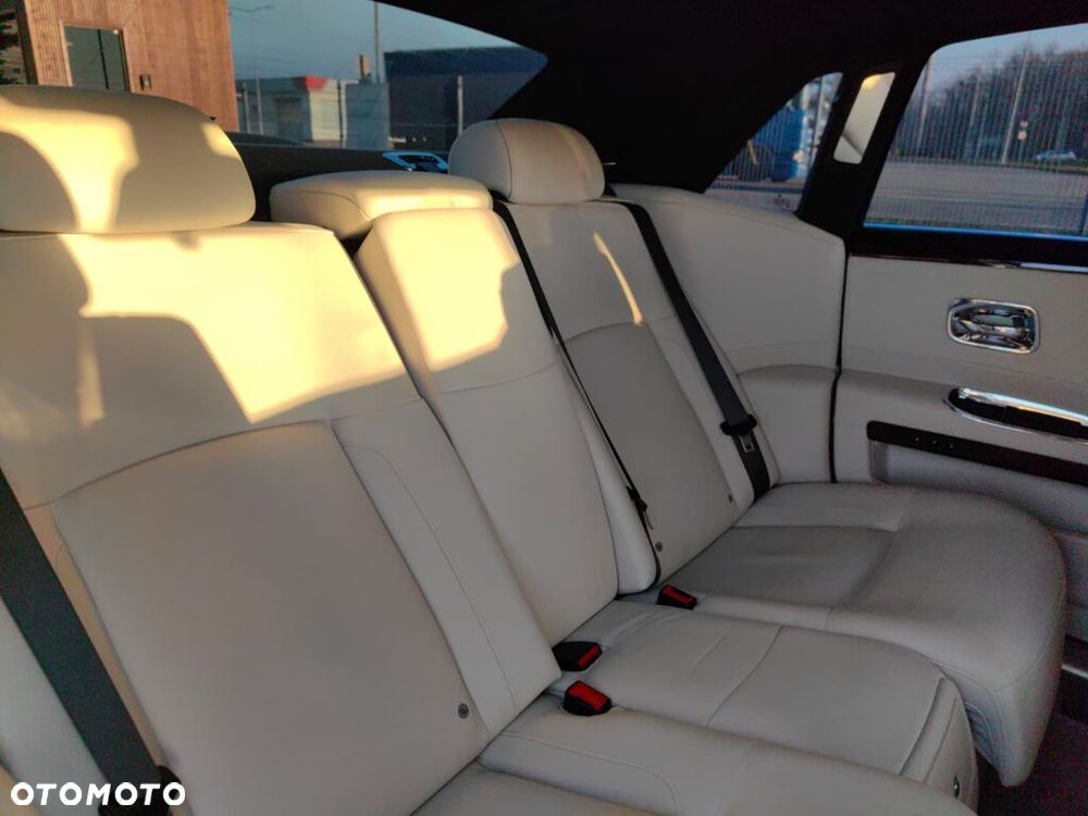Rolls-Royce Ghost - 32