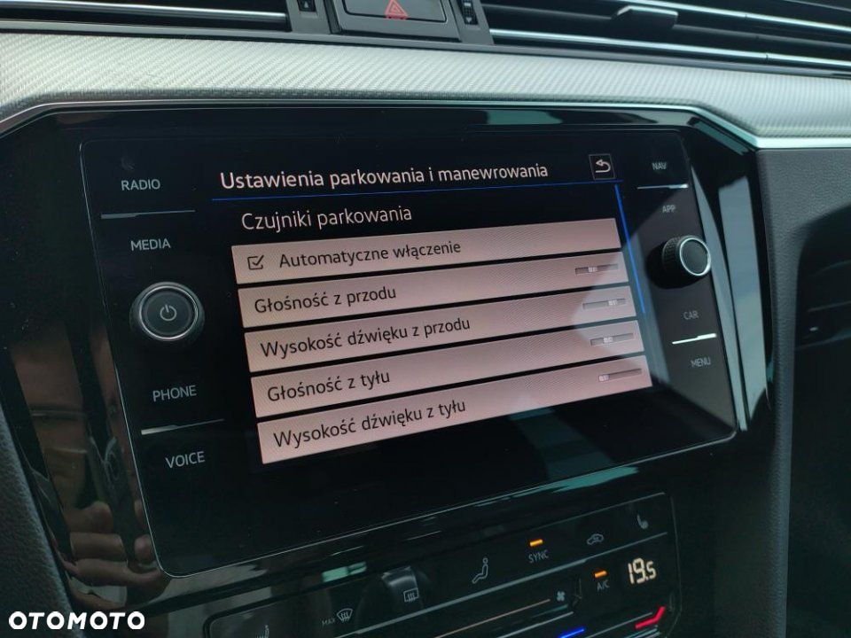 Volkswagen Passat - 26
