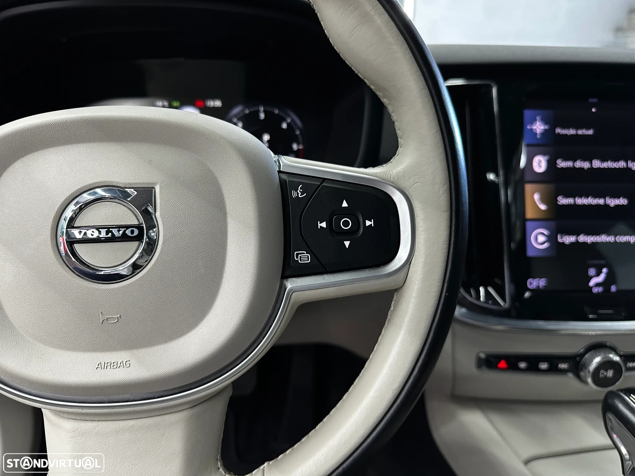 Volvo V60 2.0 D4 Momentum Geartronic - 19