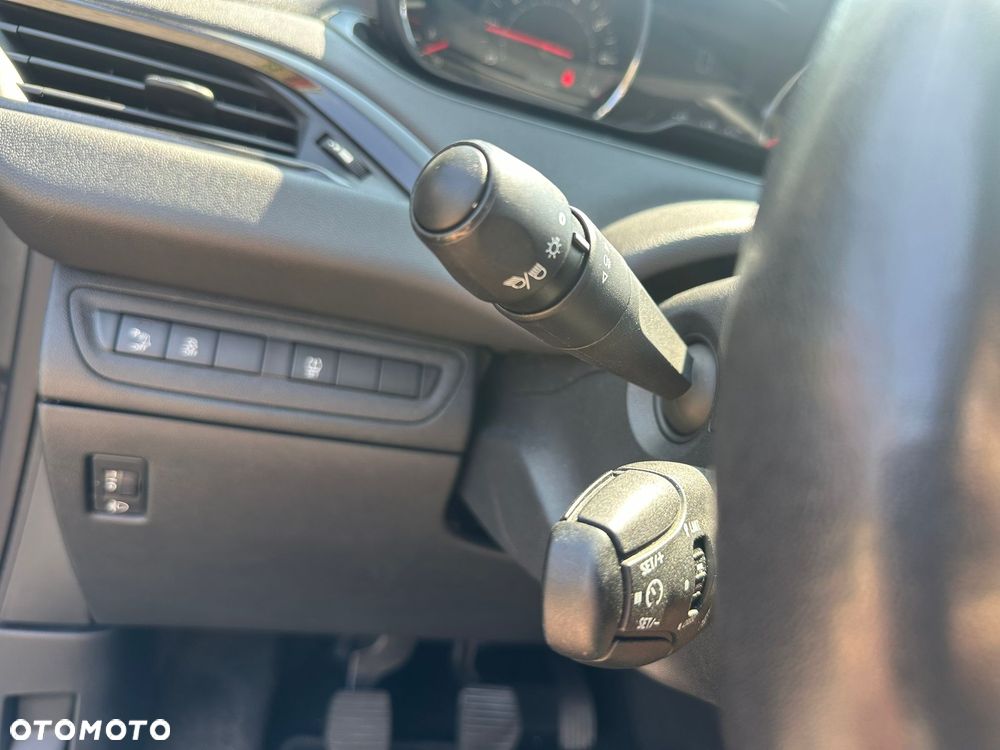 Peugeot 208 82 PureTech Style - 19