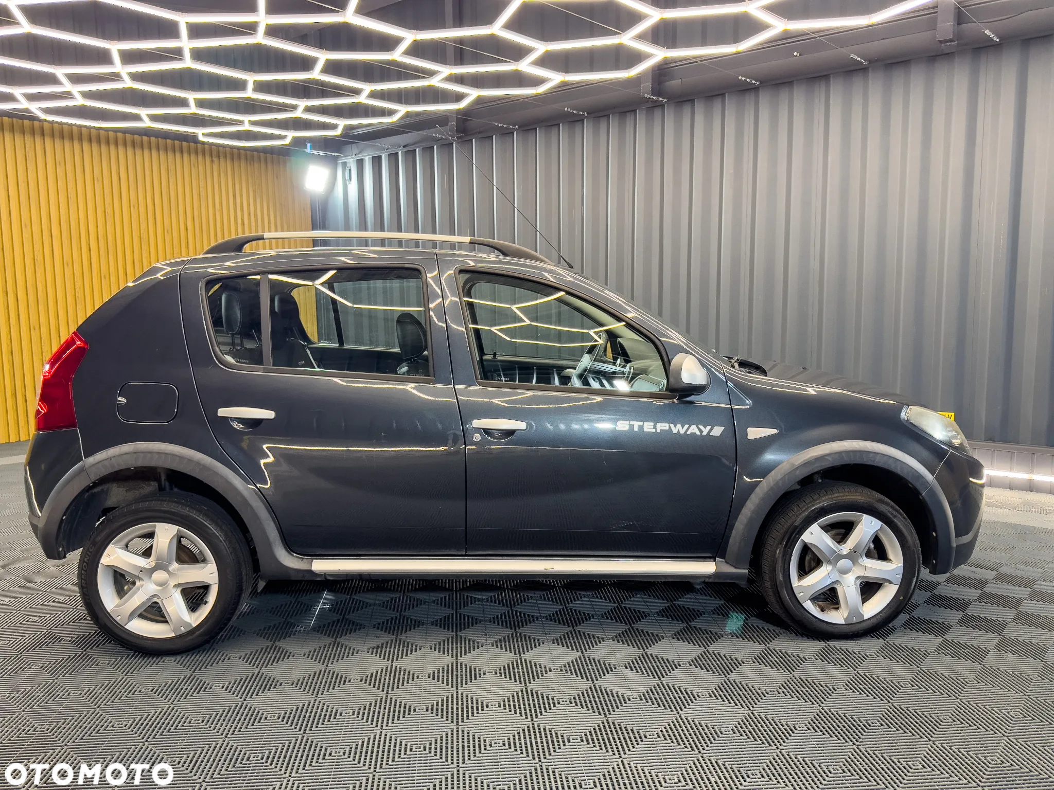 Dacia Sandero 1.5 dCi Laureate - 11