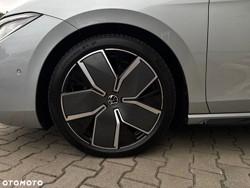Volkswagen Passat Variant 2.0 TDI SCR R-Line Plus DSG - 36