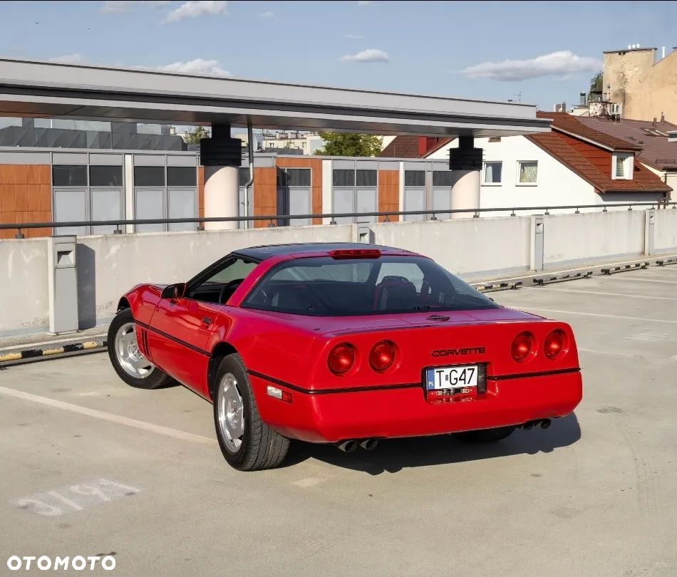 Chevrolet Corvette - 24