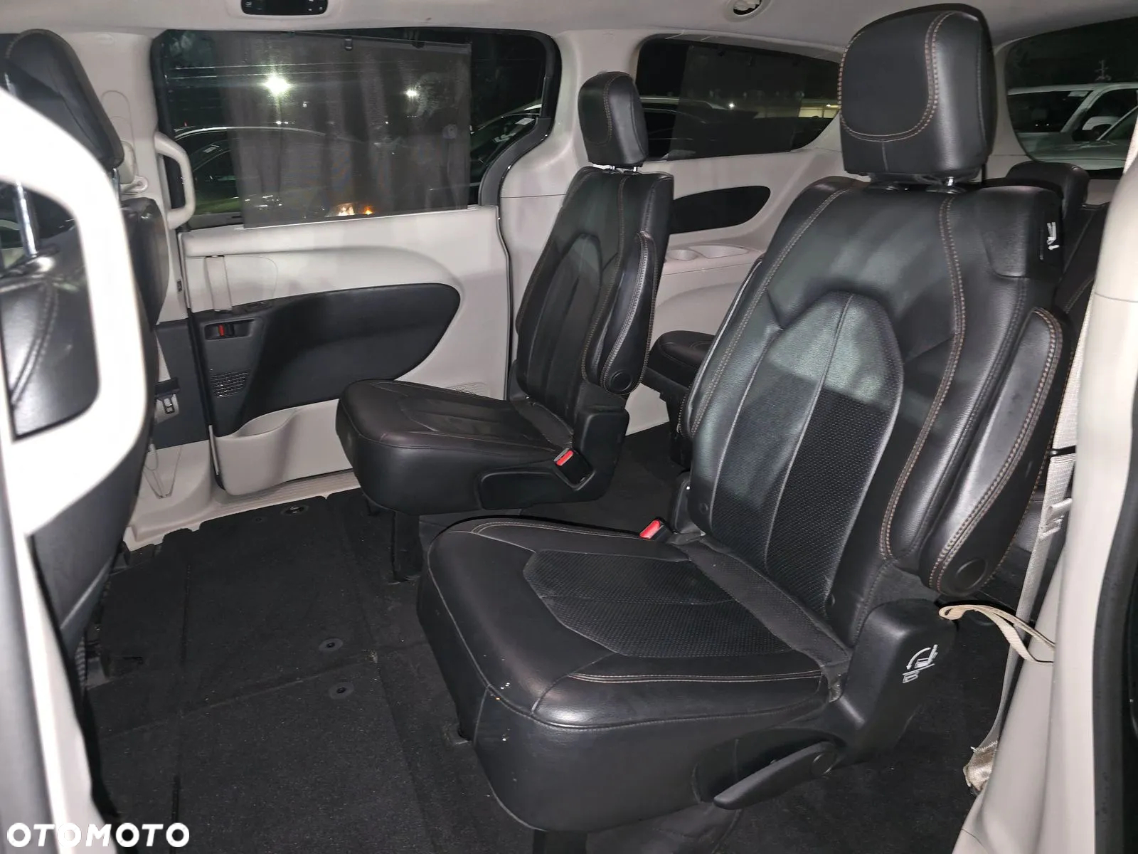 Chrysler Pacifica - 14