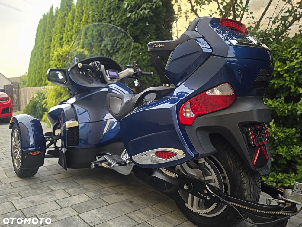 Can-Am Spyder - 29