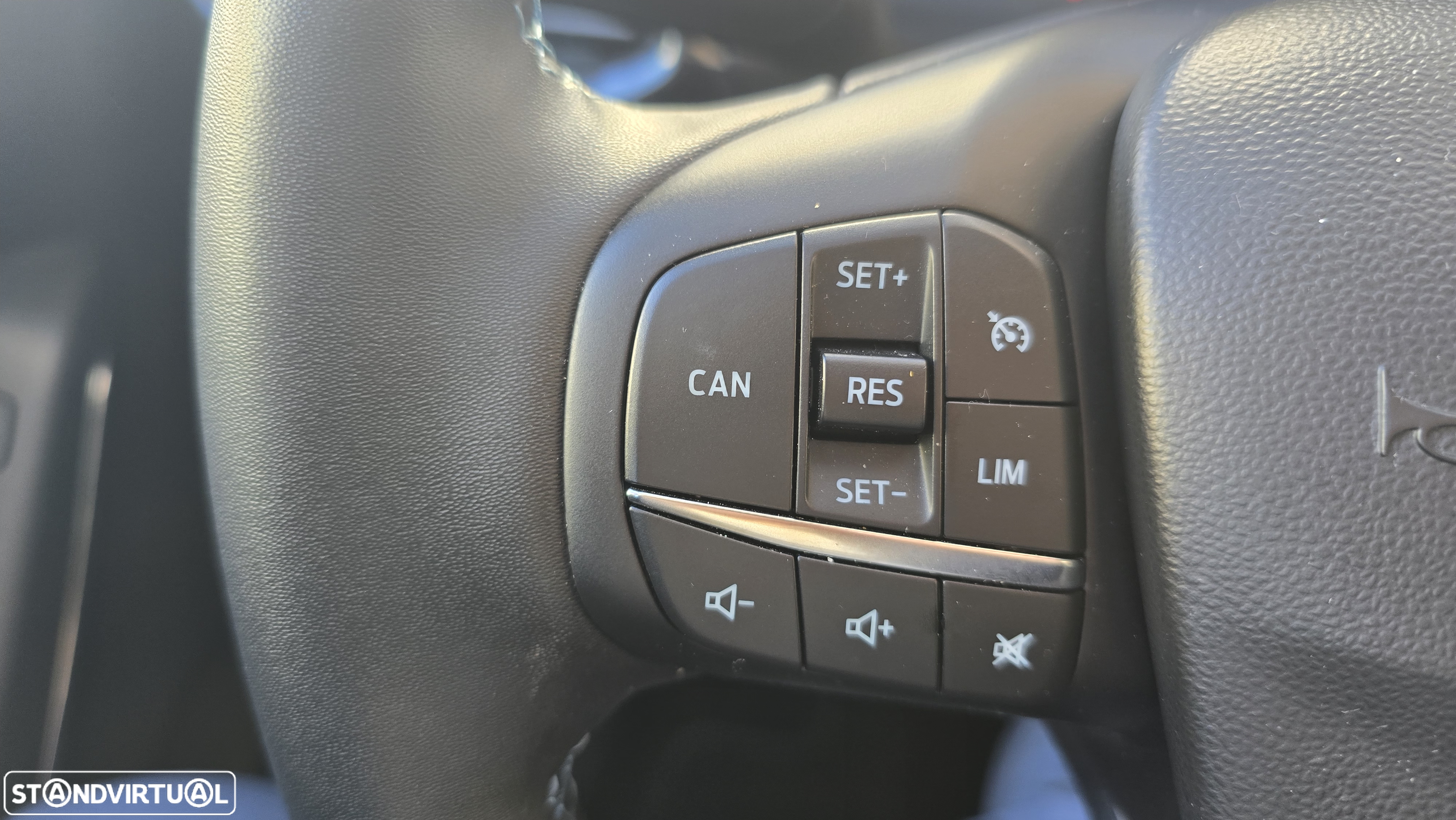 Ford Fiesta 1.0 EcoBoost MHEV Active X - 57