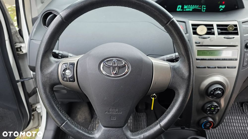 Toyota Yaris 1.0 VVT-i Cool - 31