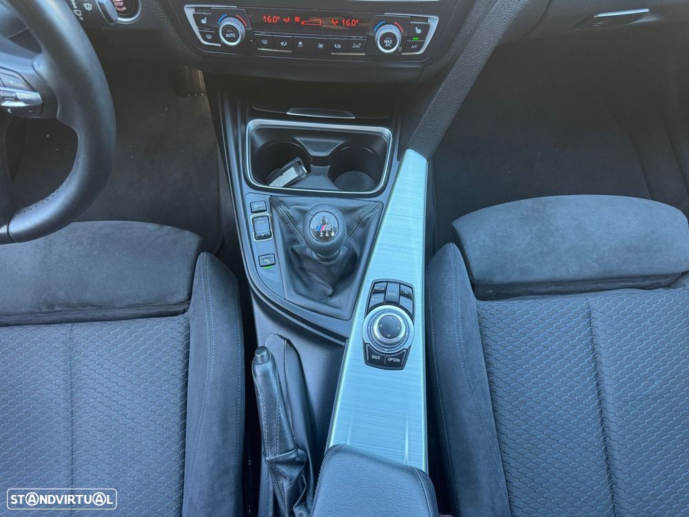 BMW 318 d Pack M - 25