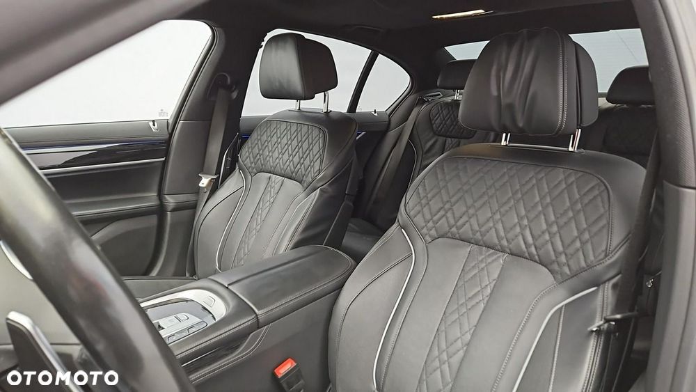 BMW Seria 7 - 12