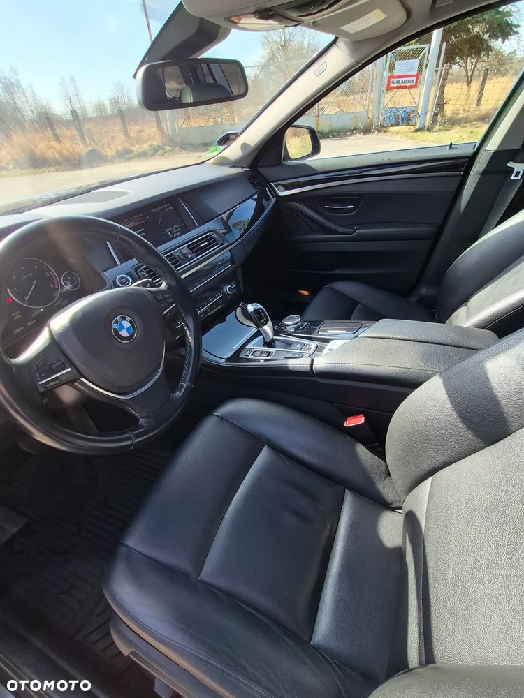 BMW Seria 5 525d xDrive Sport-Aut Modern Line - 7