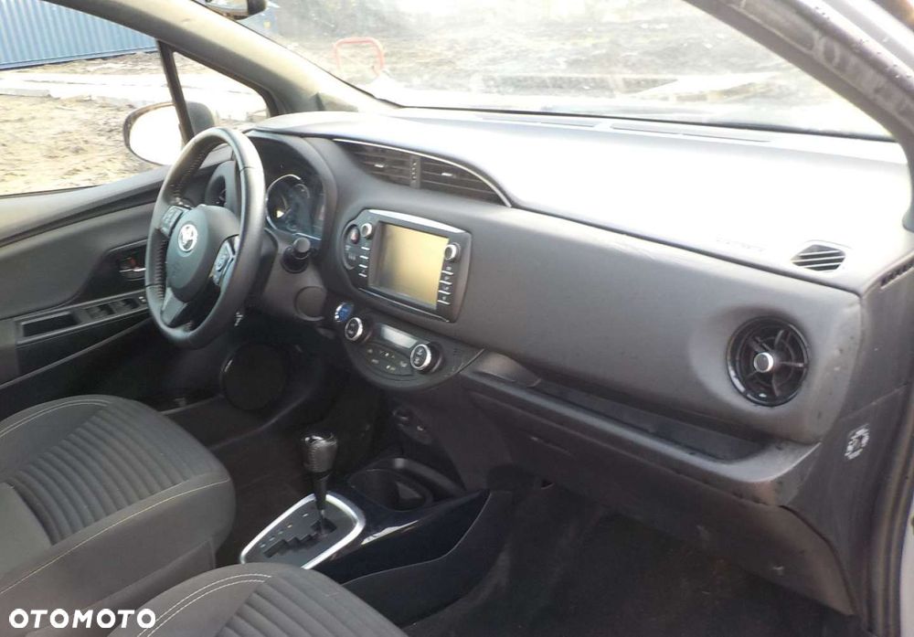 Toyota Yaris - 25