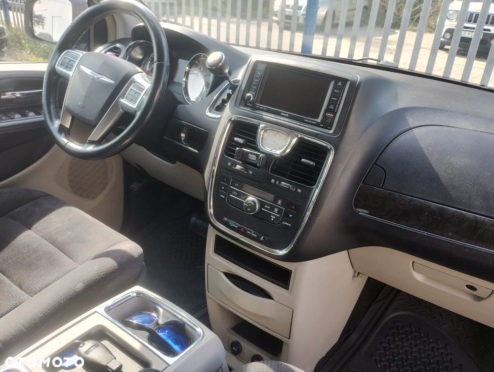 Chrysler Town & Country 3.6 Touring - 8