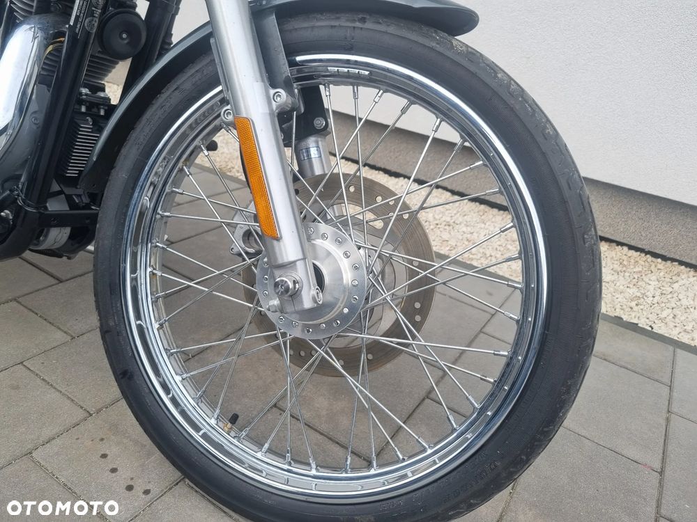 Harley-Davidson Sportster Custom 883C - 5