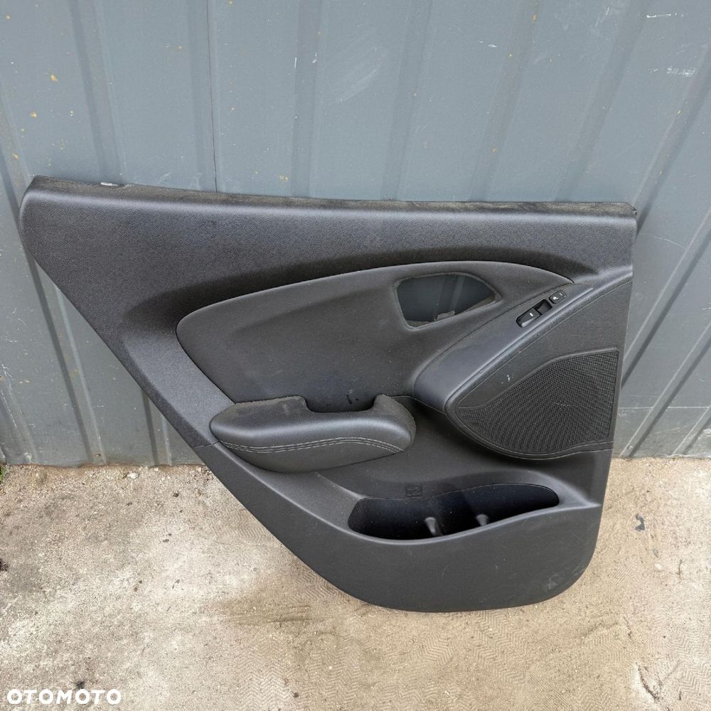 Boczek Tapicerka Drzwi Lewyy Tył Hyundai Ix35 - 2