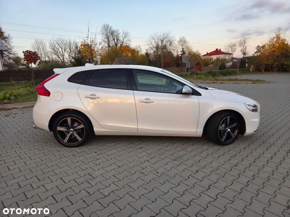 Volvo V40 T3 Geartronic RDesign - 4
