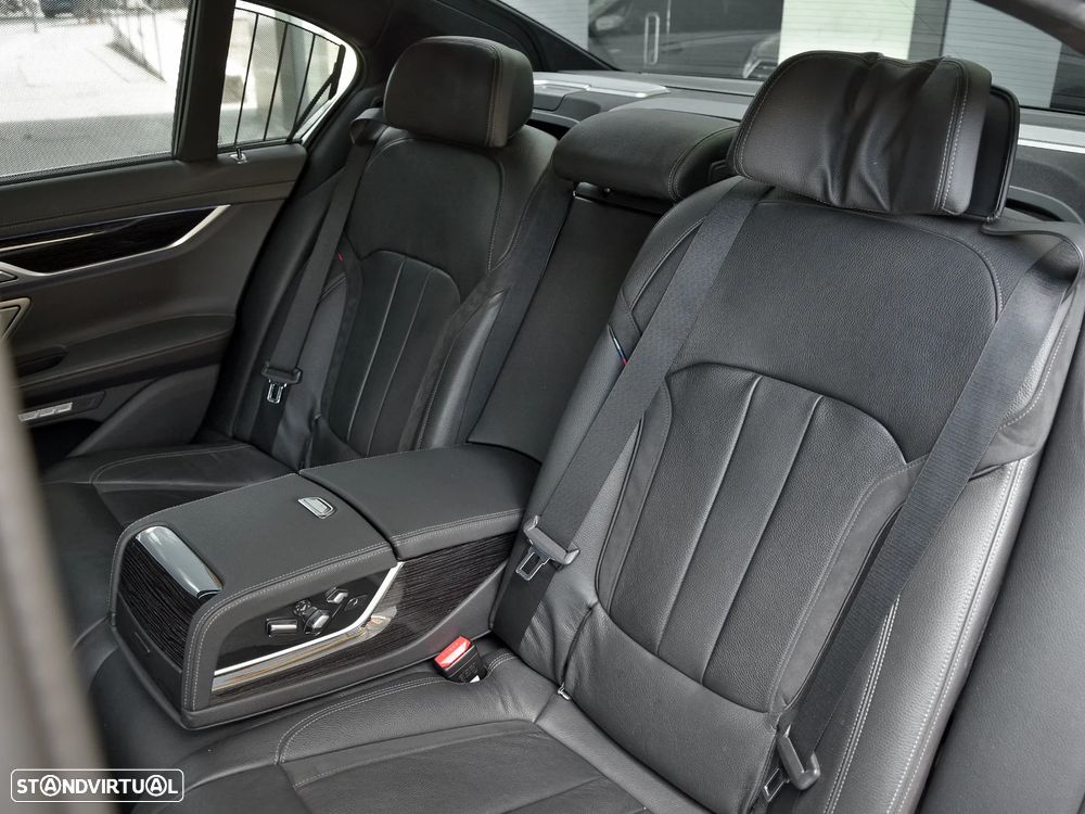BMW 730 d Pack M - 13