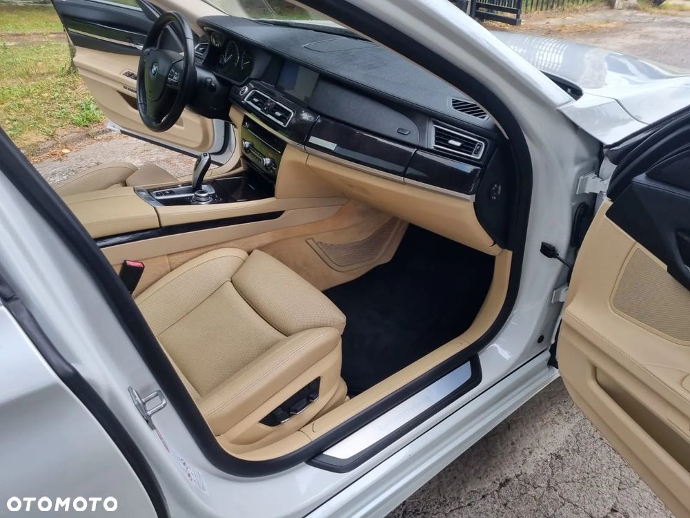 BMW Seria 7 - 13