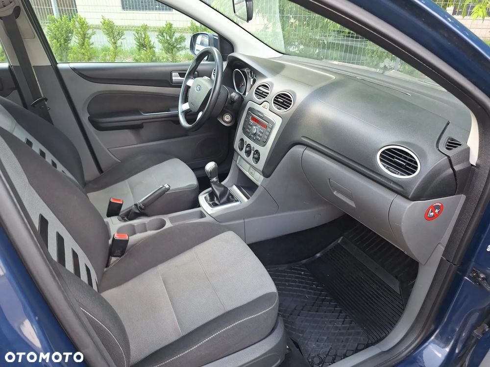 Ford Focus 1.8 Style - 26