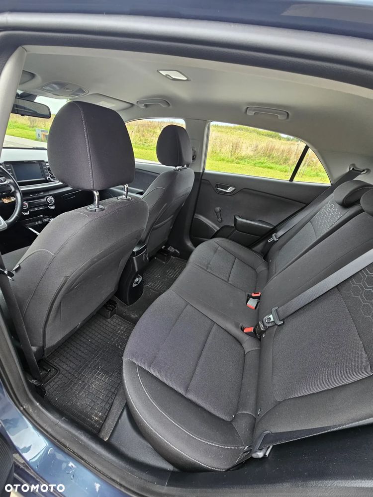 Kia Rio 1.2 L - 9