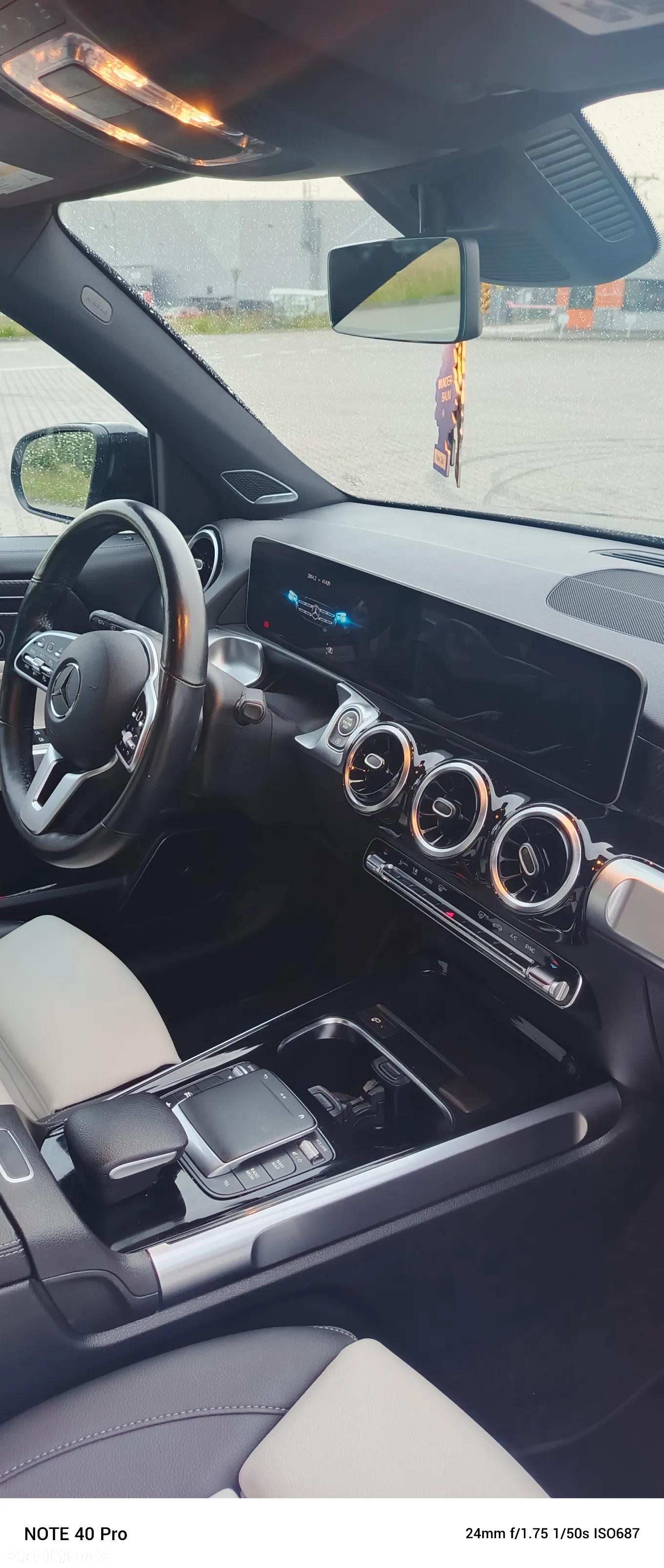 Mercedes-Benz GLB 250 4-Matic AMG Line 8G-DCT - 17