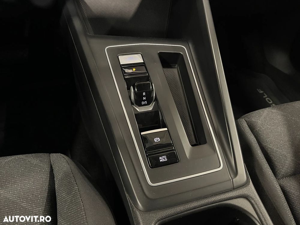 Volkswagen Golf 1.5 eTSI ACT DSG MHEV Life - 25