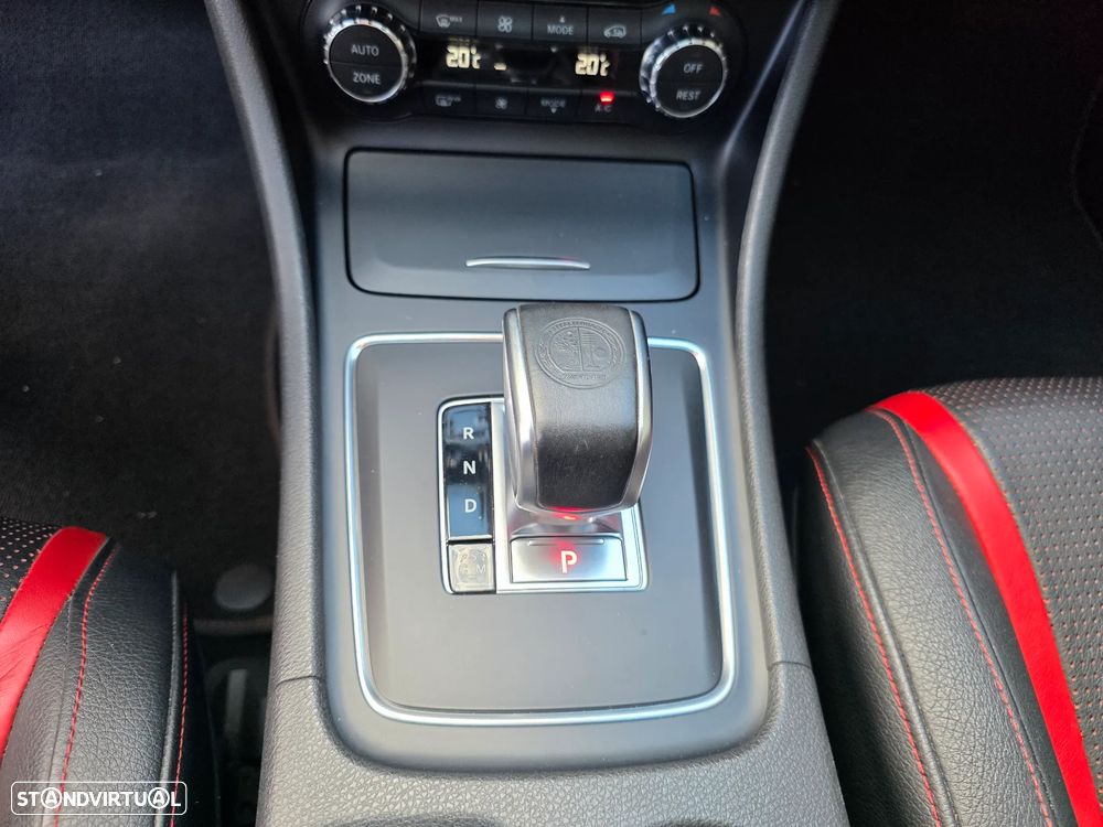 Mercedes-Benz A 45 AMG 4Matic Speedshift 7G-DCT - 29