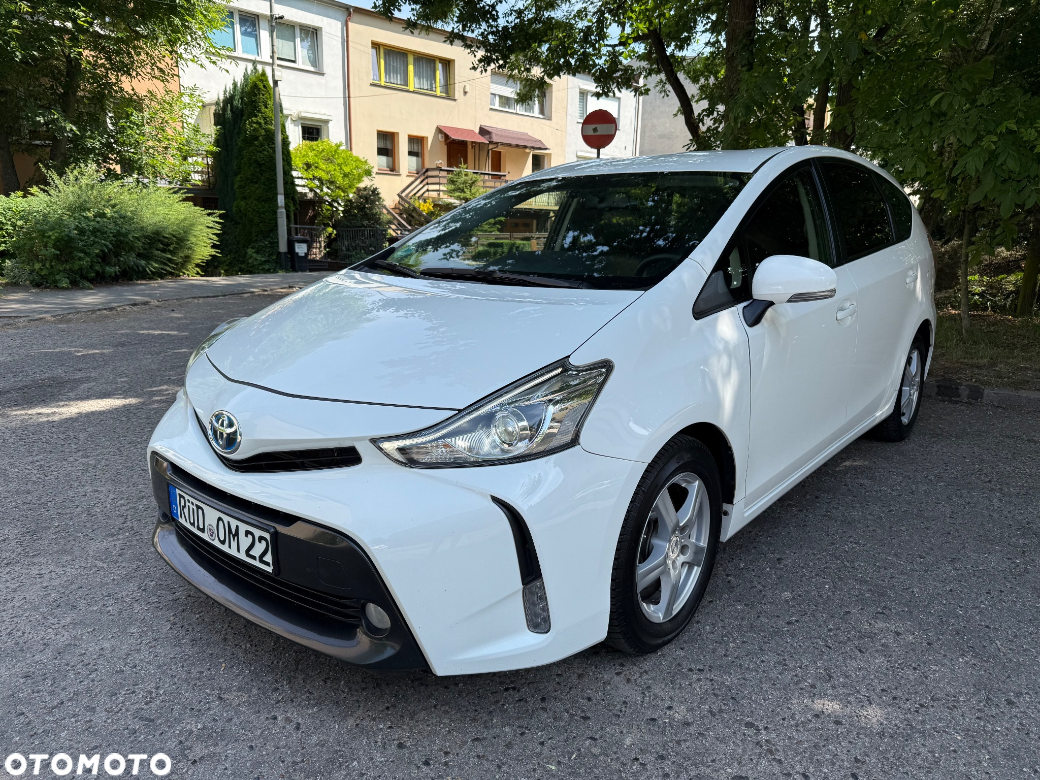 Toyota Prius+ (Hybrid) Executive - 10