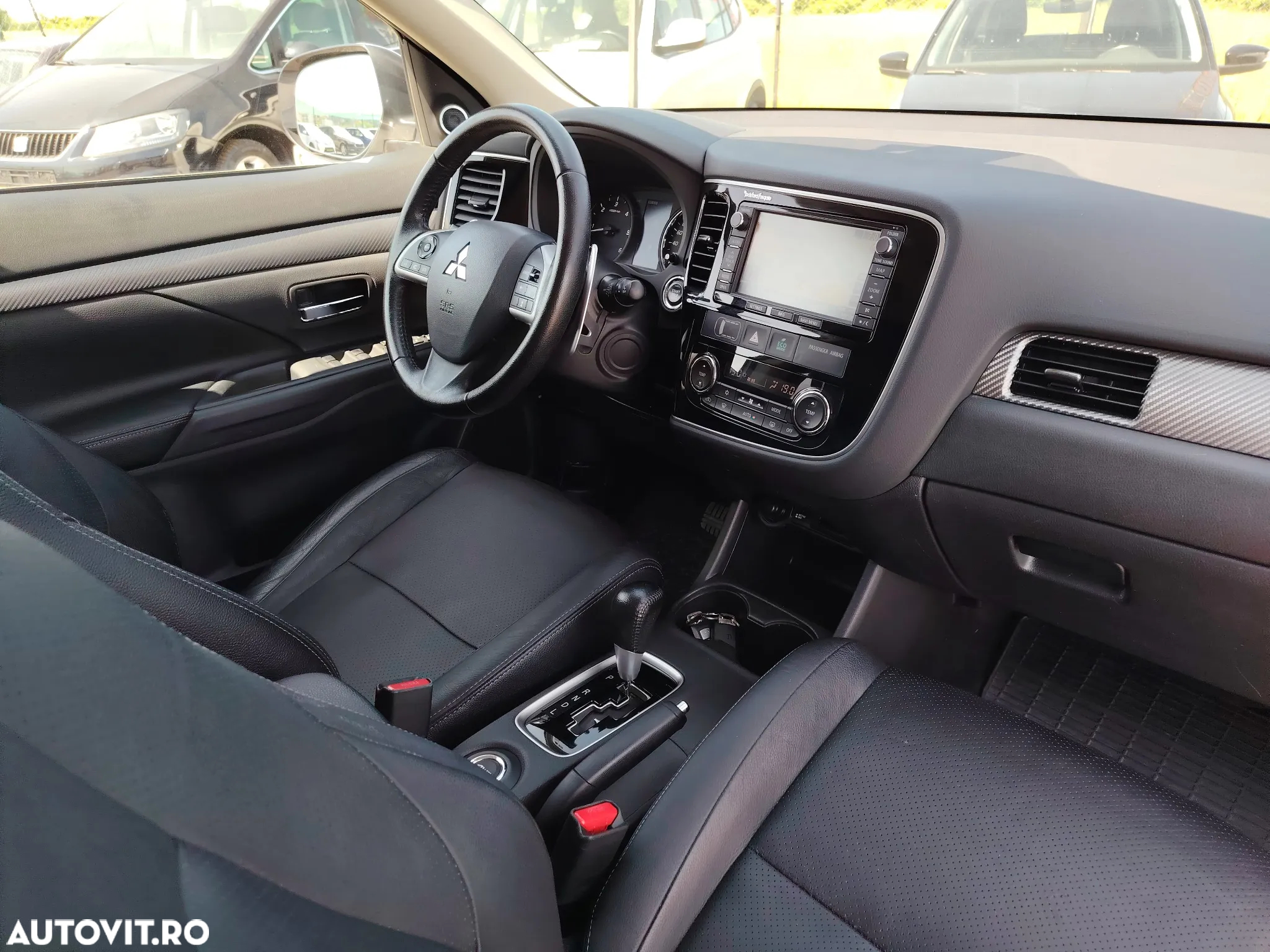 Mitsubishi Outlander 2.2 DI-D 4WD Automatik Diamant Edition+ - 14