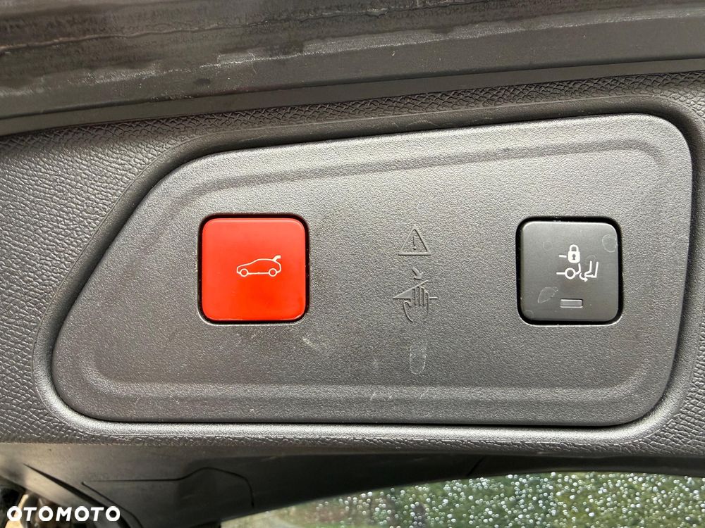 Peugeot 3008 1.5 BlueHDi Allure Pack S&S EAT8 - 24