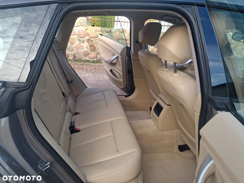 BMW 3GT 318d Luxury Line - 12