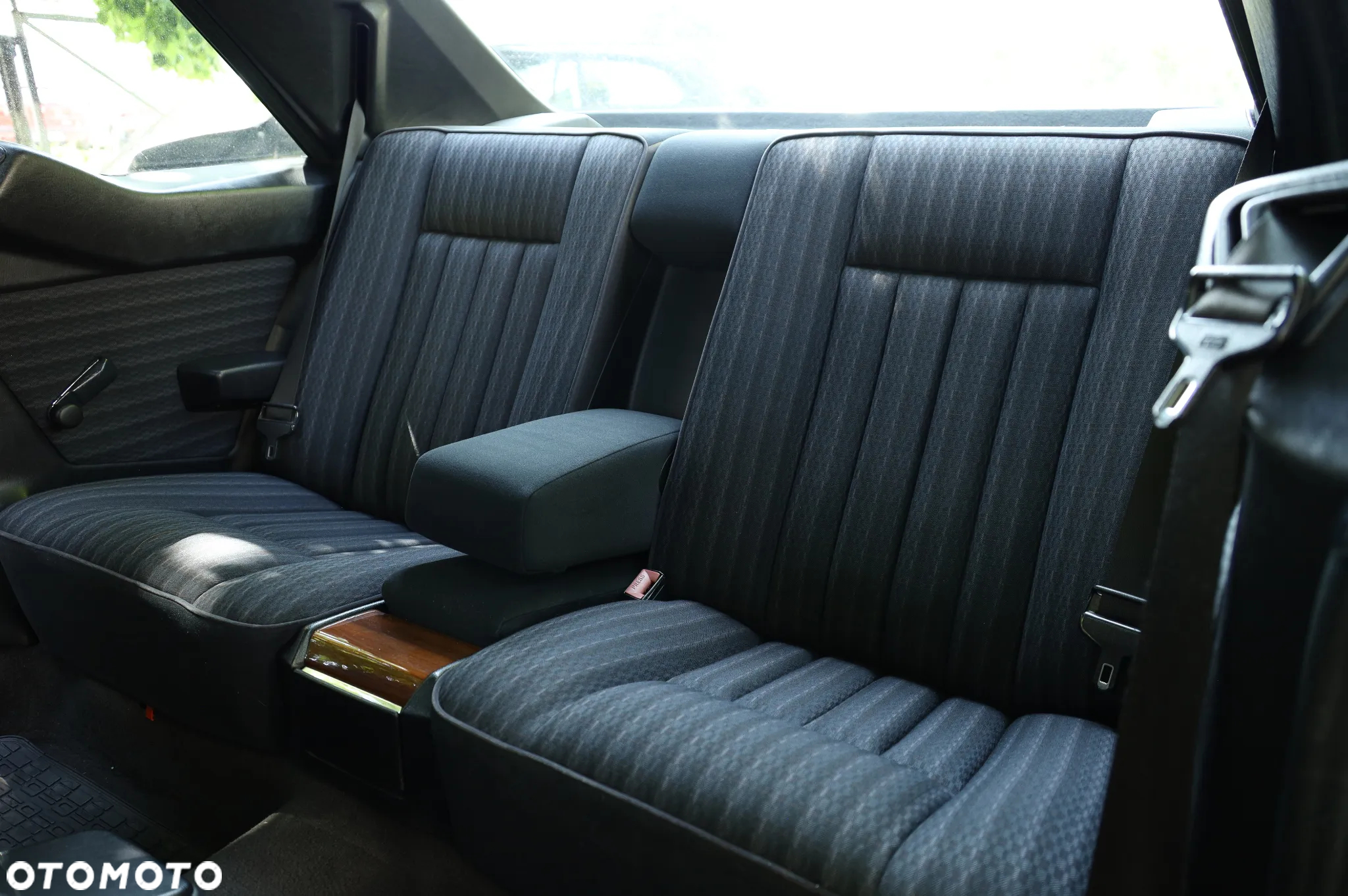 Mercedes-Benz W124 (1984-1993) - 35