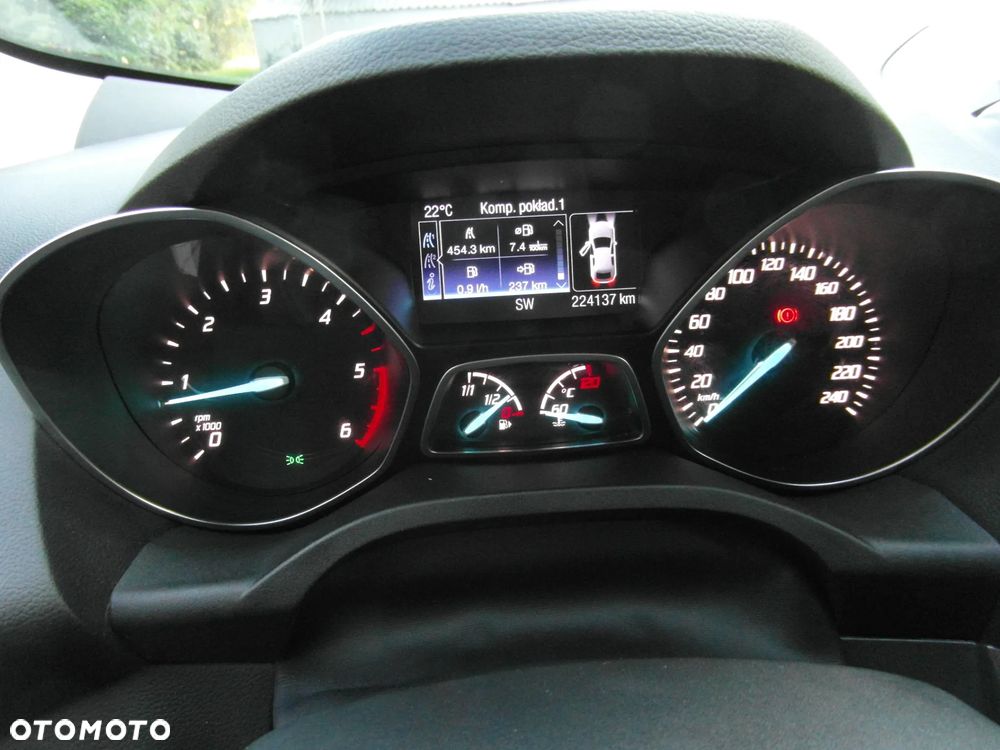 Ford Kuga 2.0 TDCi 2x4 Titanium - 24
