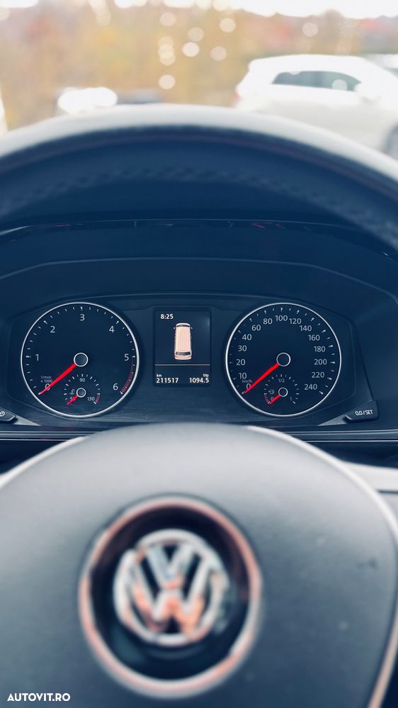 Volkswagen Multivan - 25