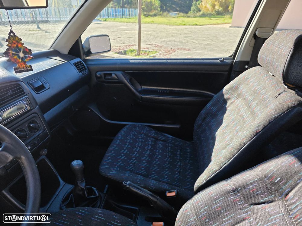 VW Golf 1.9 TD GL - 8