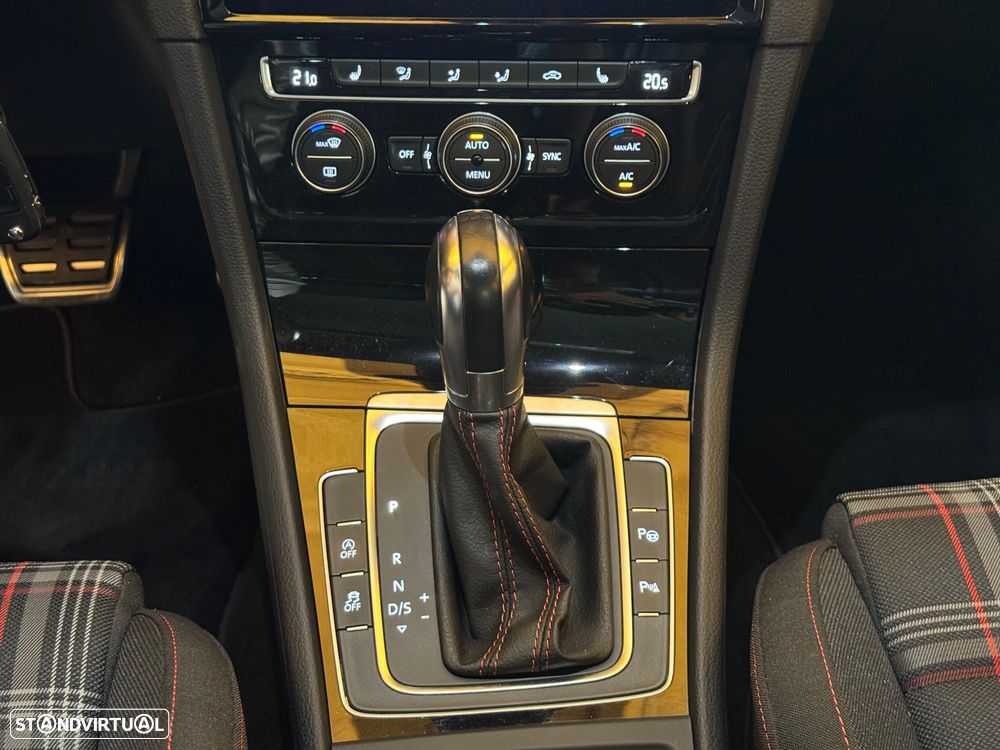 VW Golf 2.0 TSI GTI DSG Performance - 10