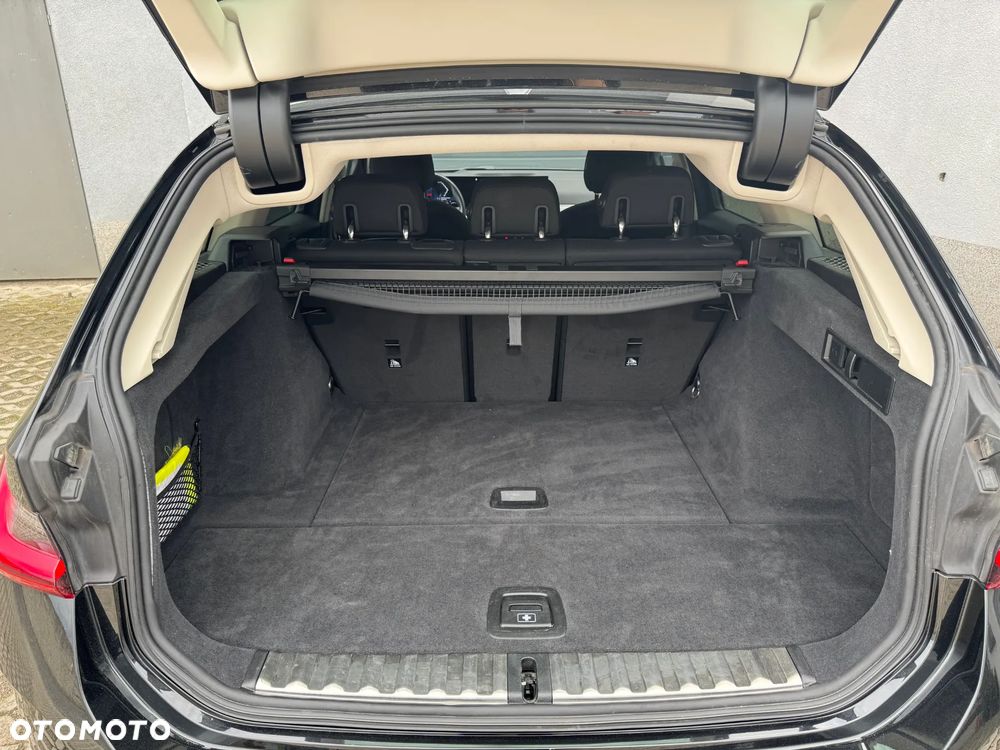 BMW Seria 3 318i Business Edition - 16