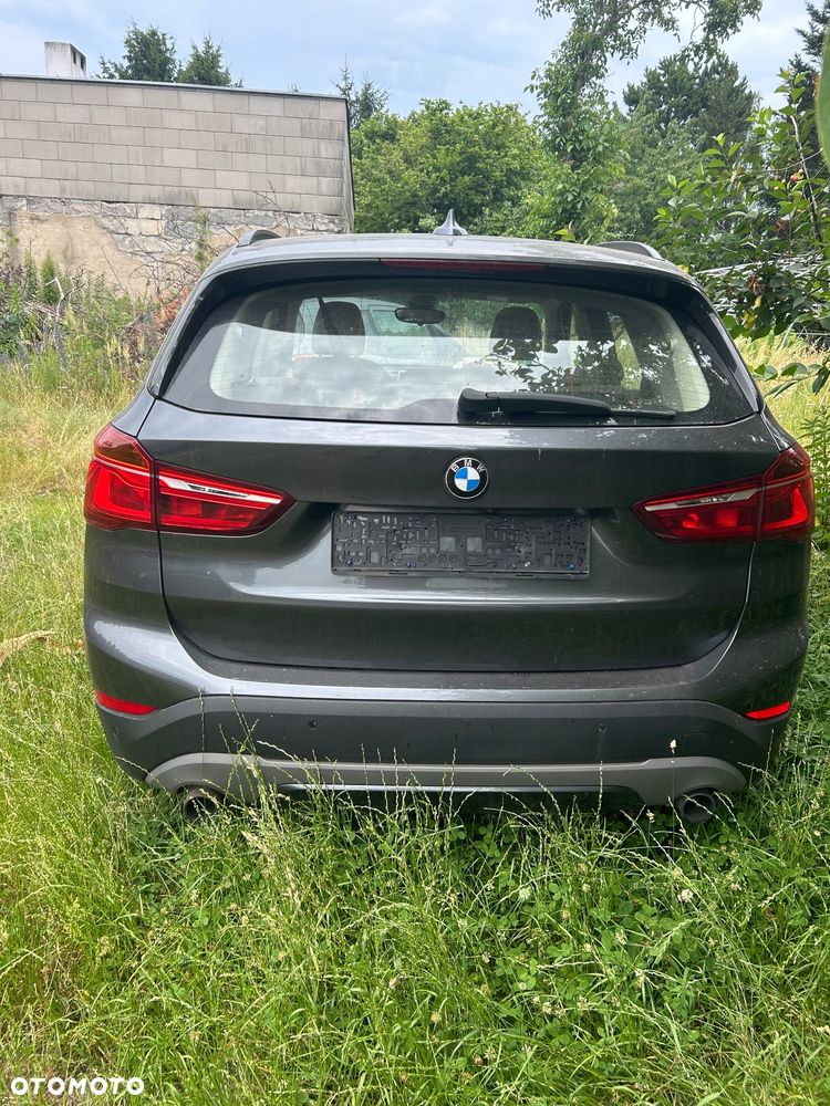 BMW X1 xDrive20i Sport Line - 1