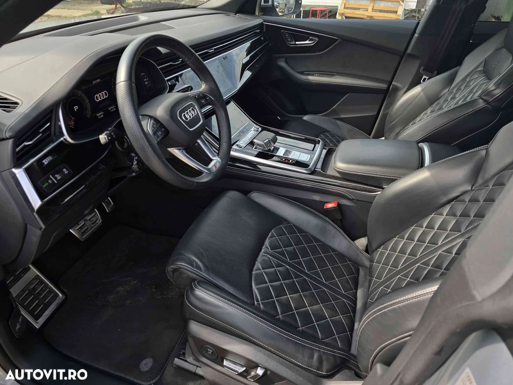 Audi Q8 - 8