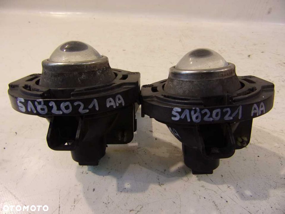 CHRYSLER 300C LANCIA THEMA 11- HALOGEN 5182021AA - 6