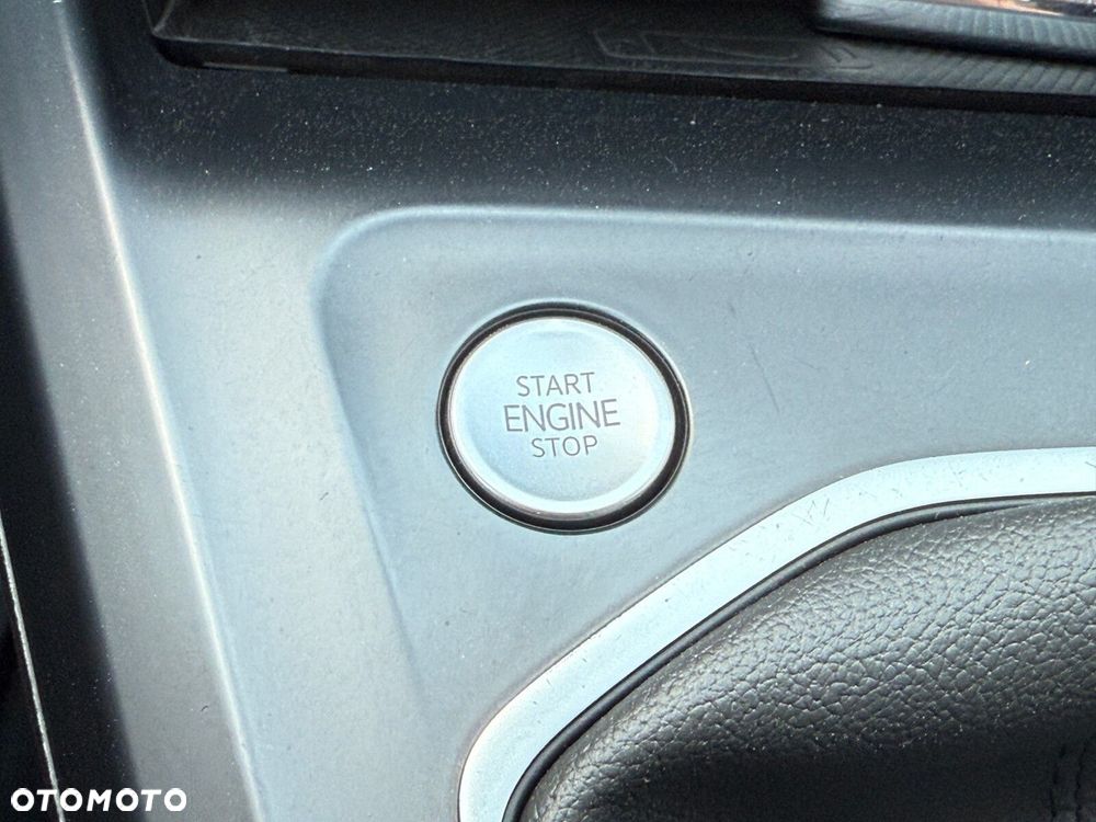 Volkswagen Golf VIII 1.5 TSI EVO Life - 30