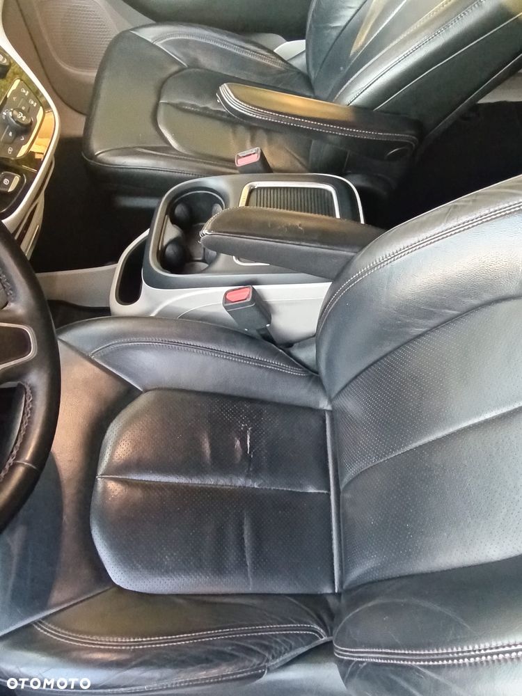 Chrysler Pacifica - 29