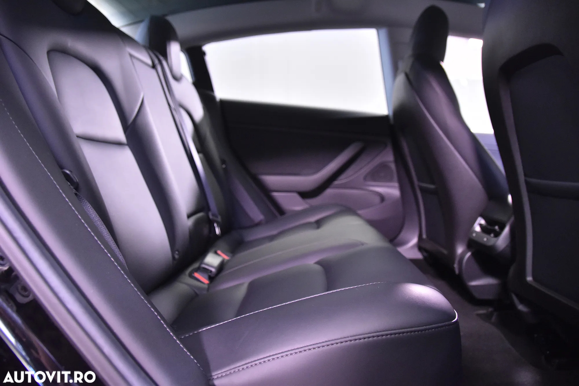 Tesla Model 3 - 12