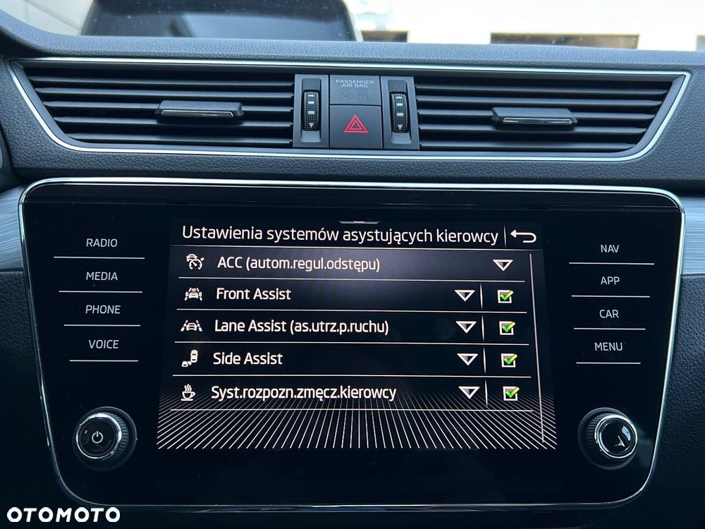 Skoda Superb 2.0 TSI Ambition DSG - 30