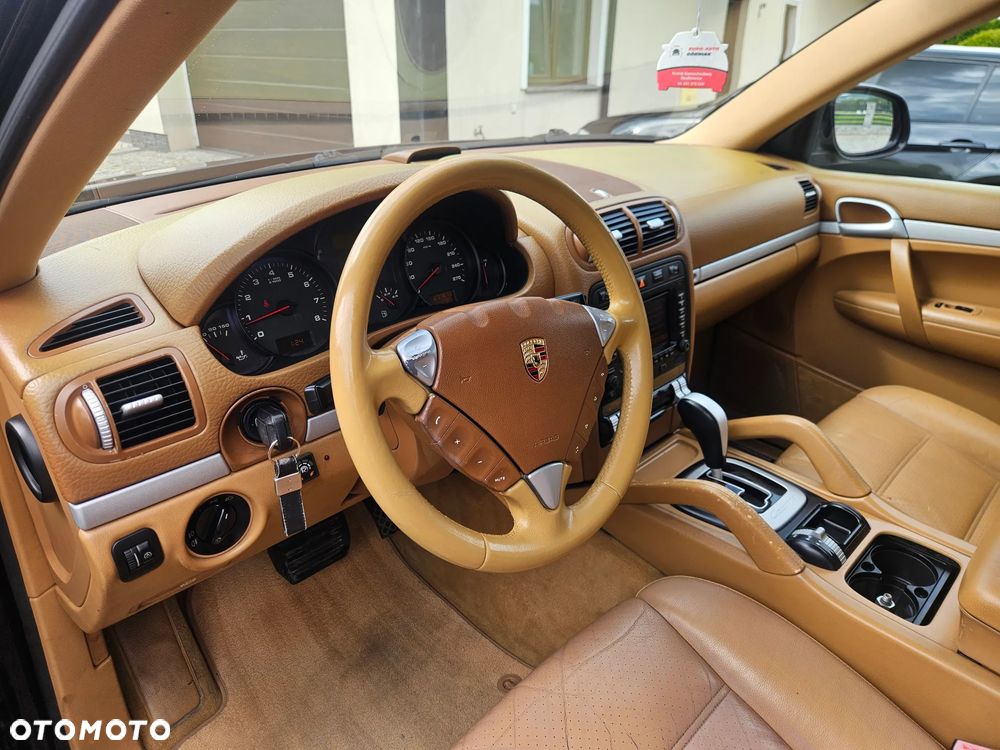 Porsche Cayenne - 11